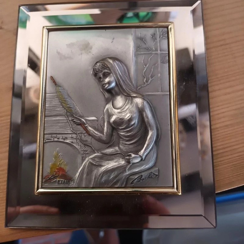 PETITE PLAQUE EN ETAIN SUR FOND MIROIR BISEAUTE