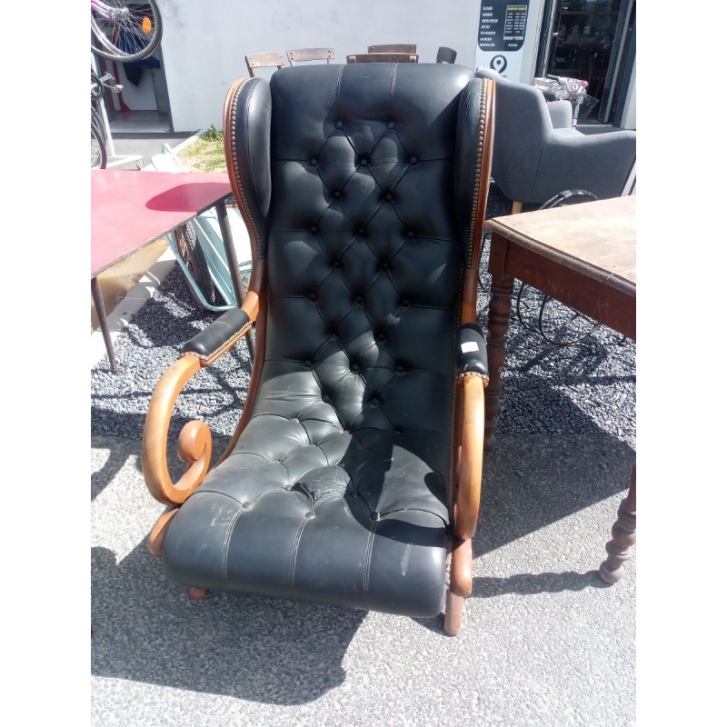 FAUTEUIL TYPE CHESTERFIELD EN L'ETAT