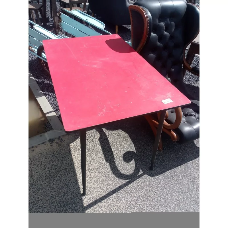 TABLE ROUGE 108 X 68