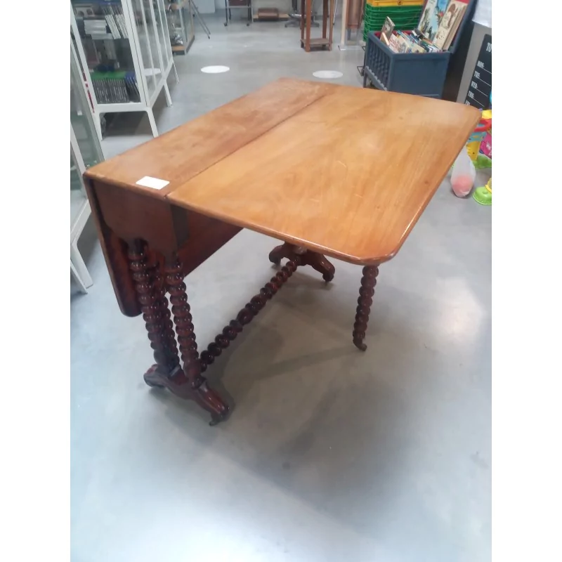 ANCIENNE TABLE A ABATTANTS