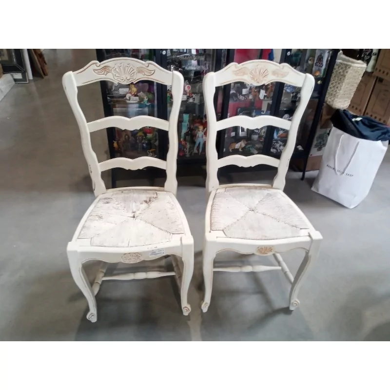 2 CHAISES BLANCHE 