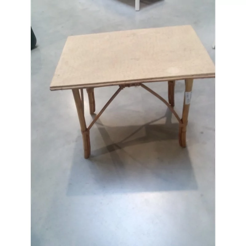 PETITE TABLE EN ROTIN