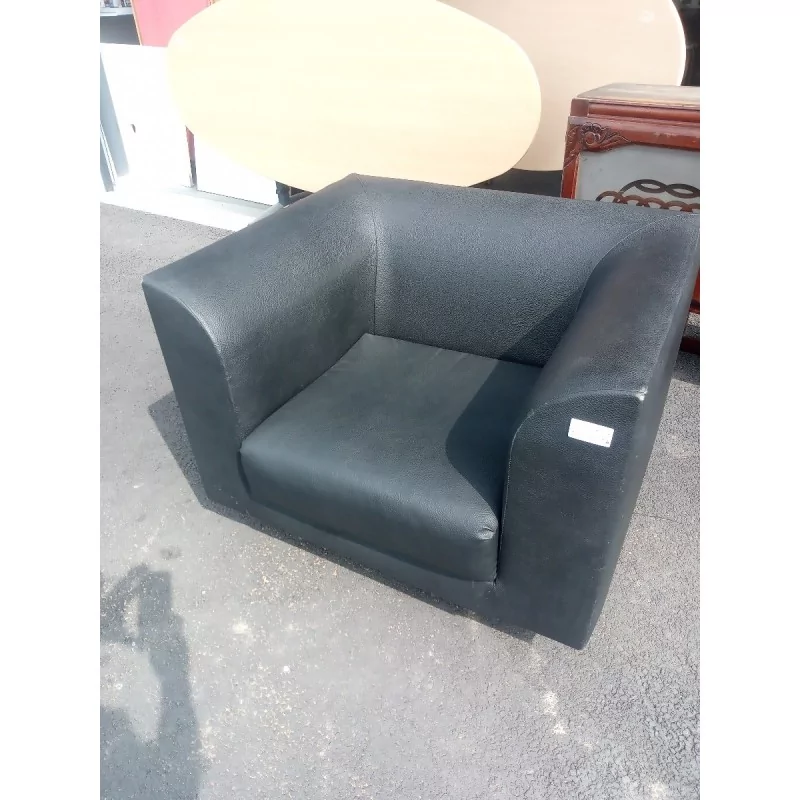 FAUTEUIL CLUB CUIR H70 L91 P73