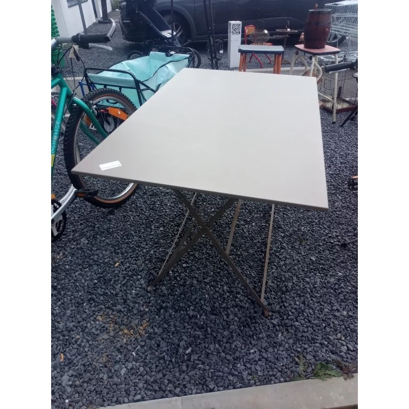 TABLE DE JARDIN H70 L110 P70